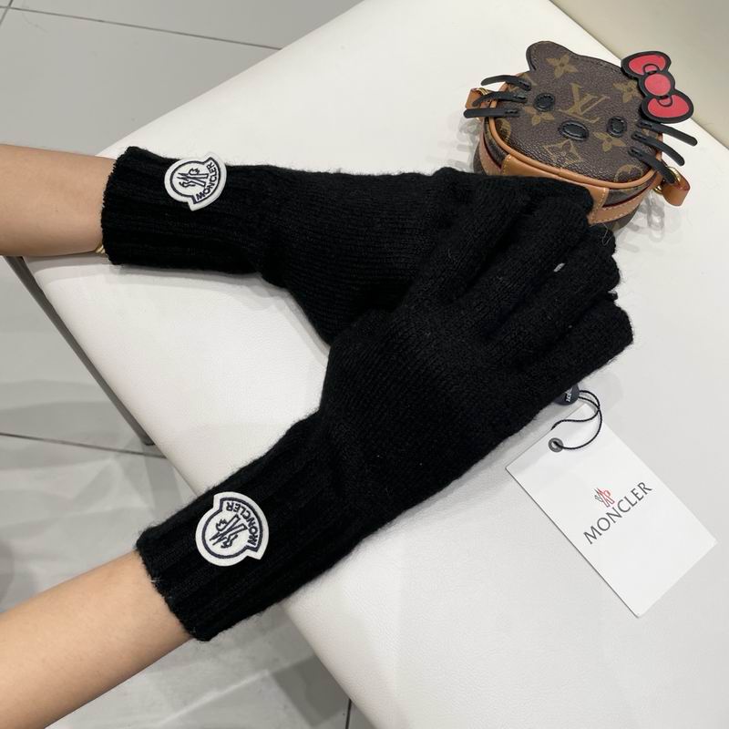 Moncler Gloves 45 (22)