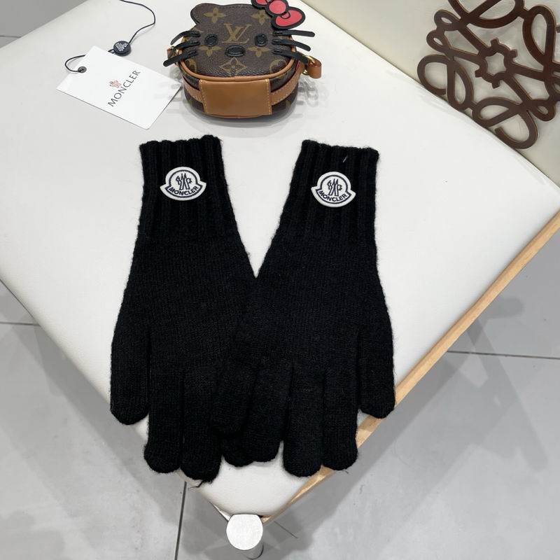 Moncler Gloves 45 (27)