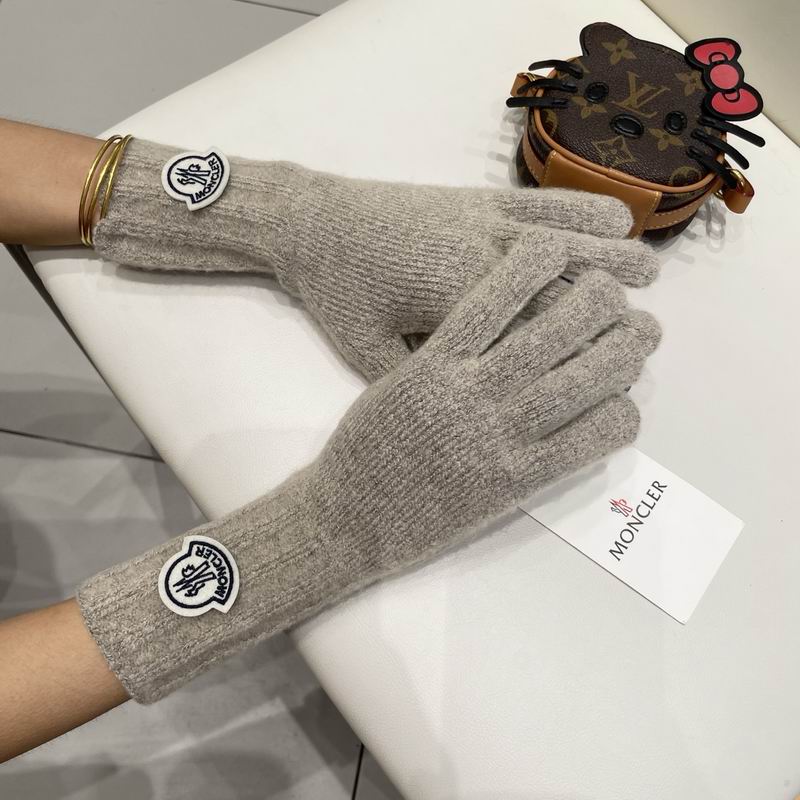 Moncler Gloves 45 (4)