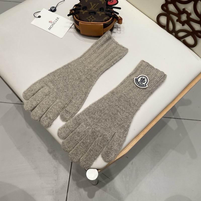 Moncler Gloves 45 (8)