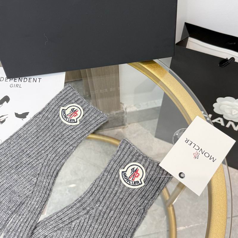 Moncler Gloves 87 (2)