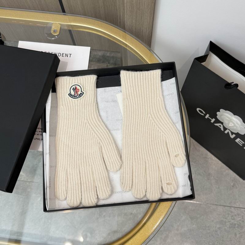 Moncler Gloves 87 (35)