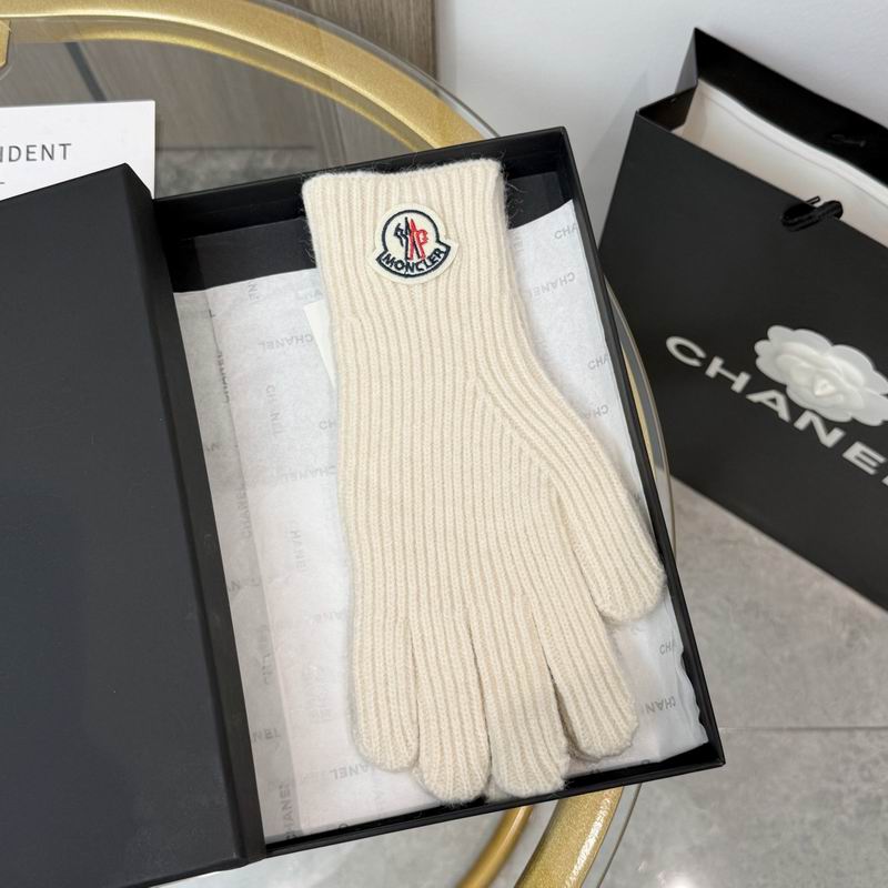 Moncler Gloves 87 (36)