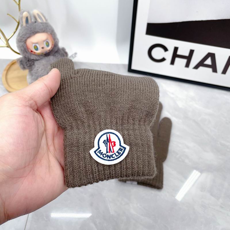 Moncler Gloves dx (106)