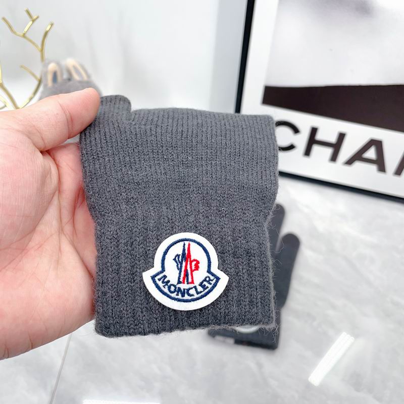 Moncler Gloves dx (88)