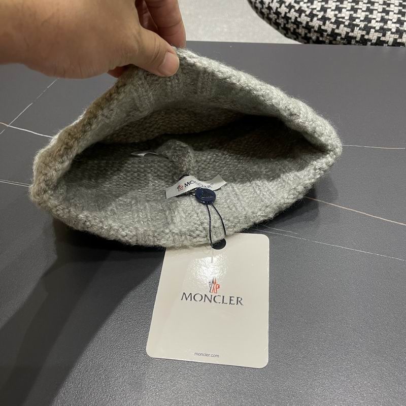 Moncler Hat (692)