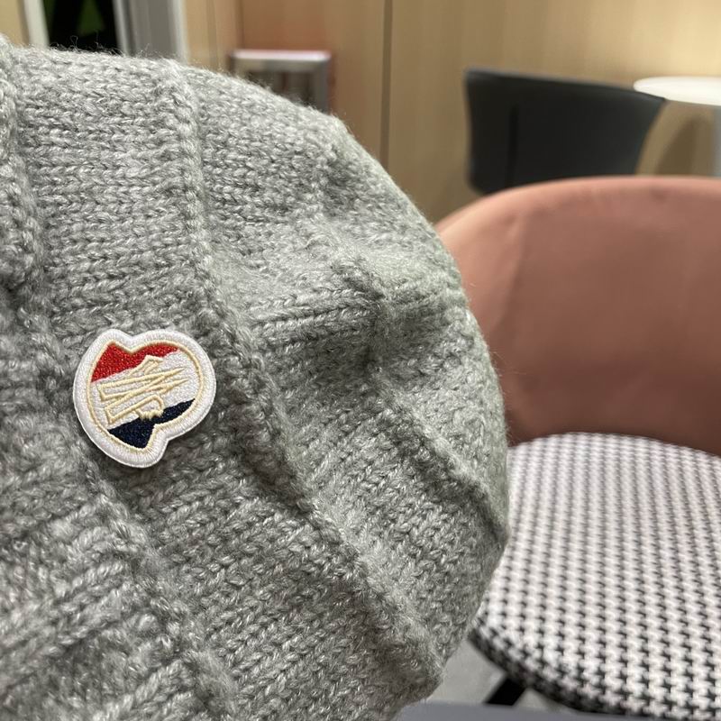 Moncler Hat (693)