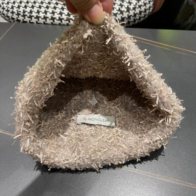 Moncler hat (2)