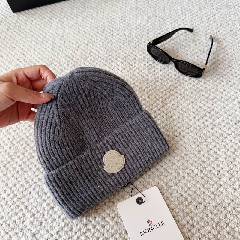 Moncler hat (242)