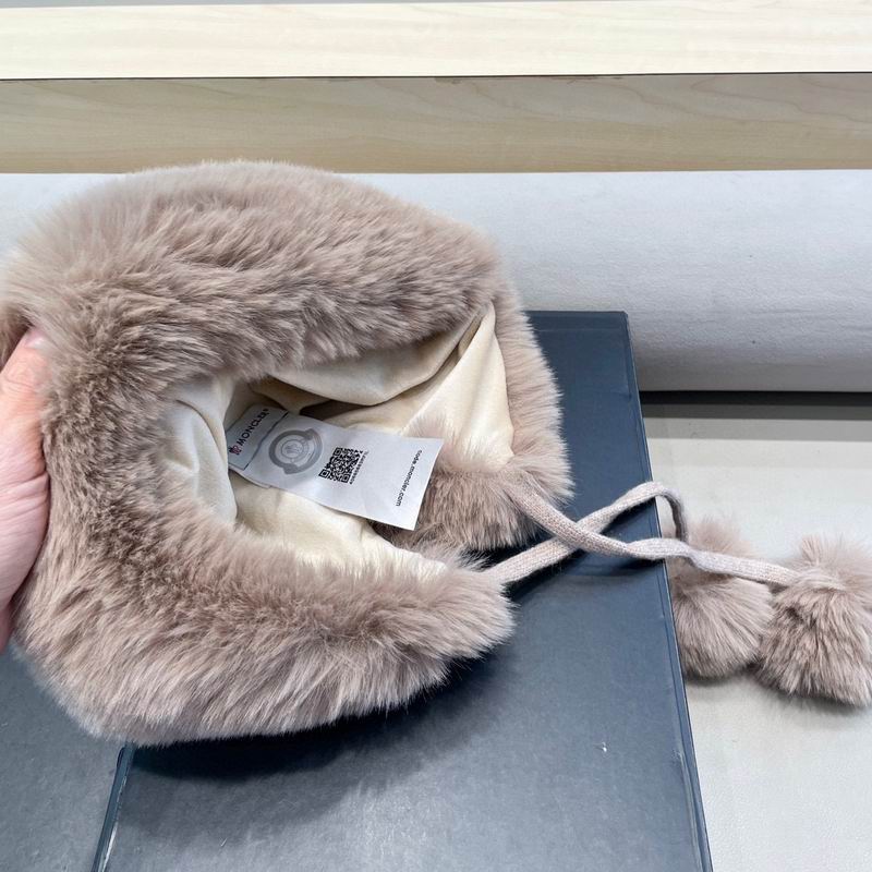 Moncler hat (523)
