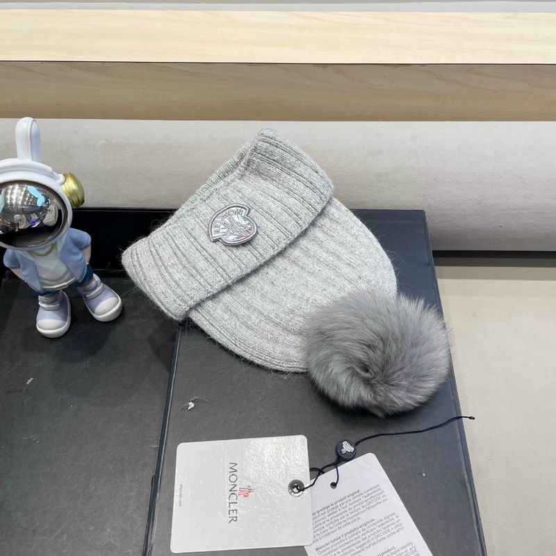 Moncler hat (556)