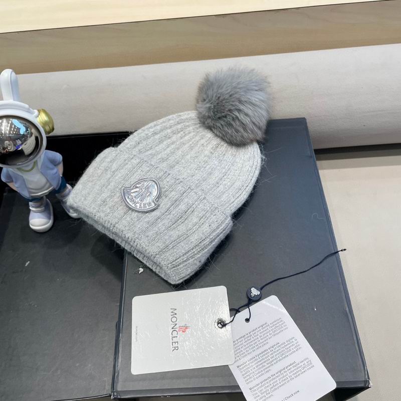 Moncler hat (562)