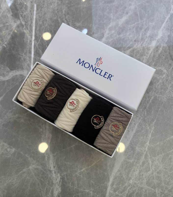 Moncler socks (1)