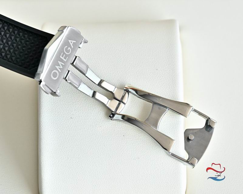 Omega 44mm 14-Speedmaster (1)