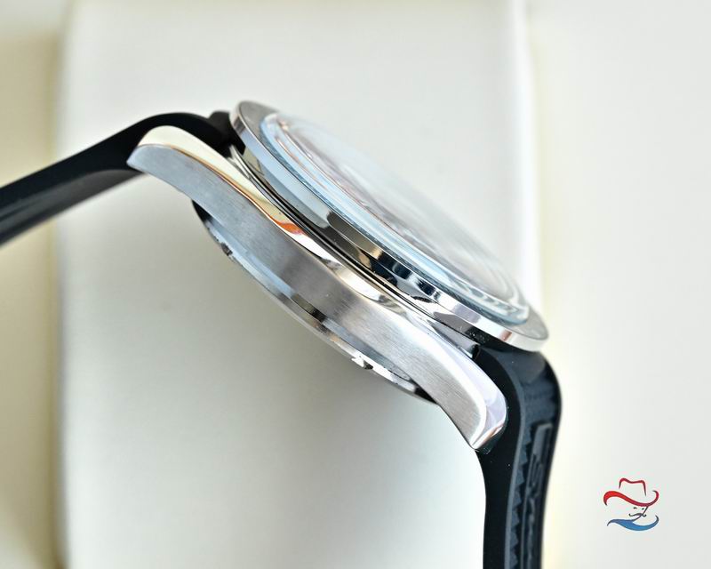 Omega 44mm 14-Speedmaster (4)