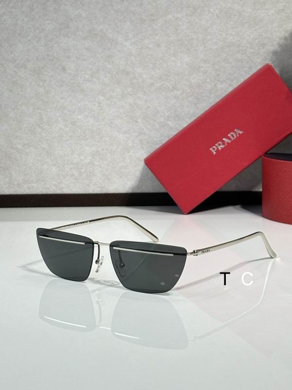 Prada SPR 64 13 145 c01