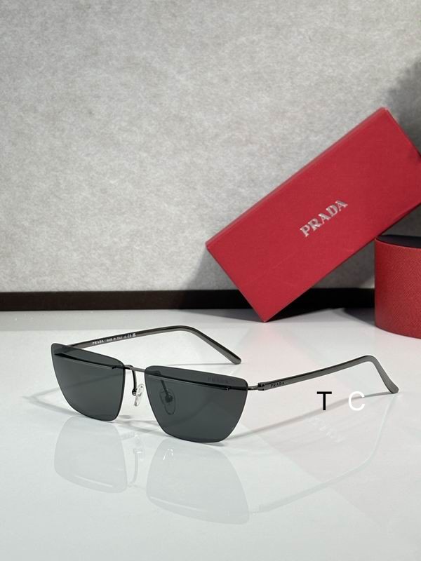 Prada SPR 64 13 145 c03
