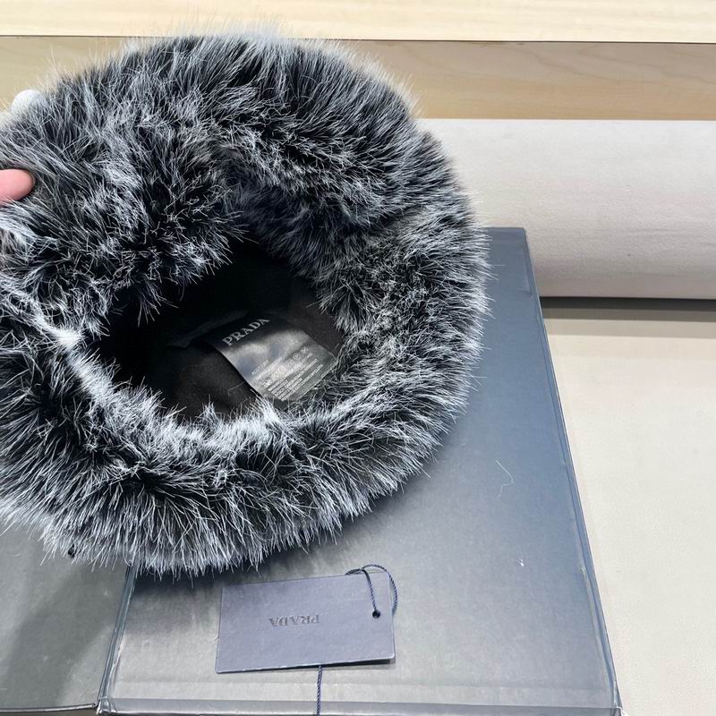 Prada hat (489)