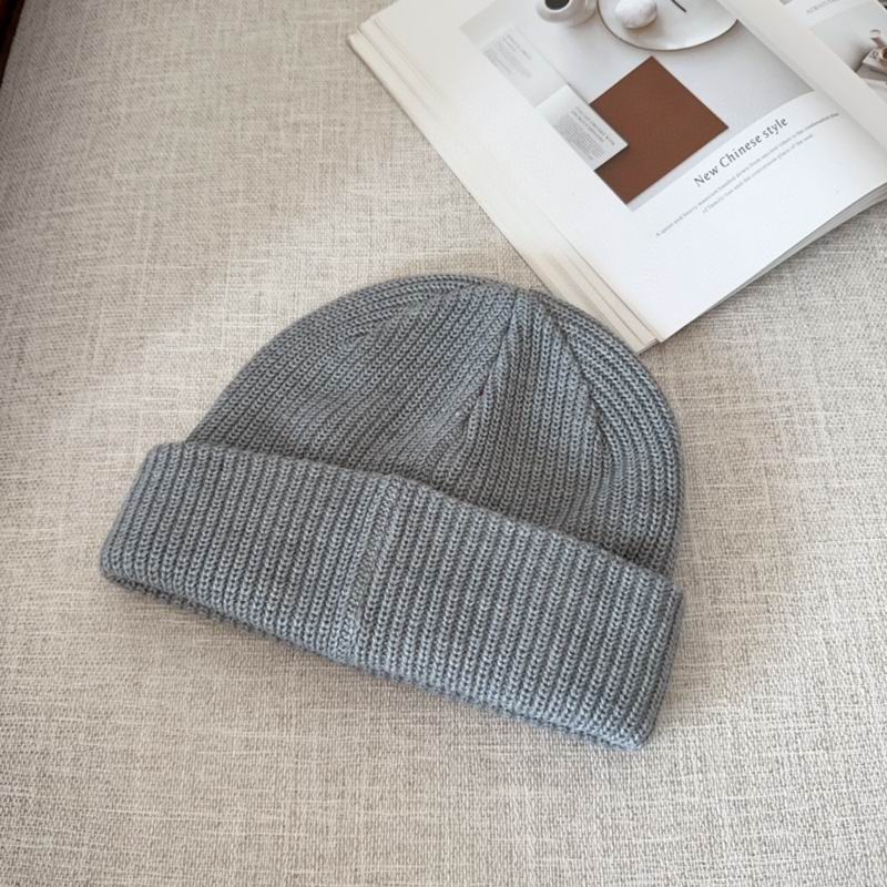 Prada hat dx (1593)