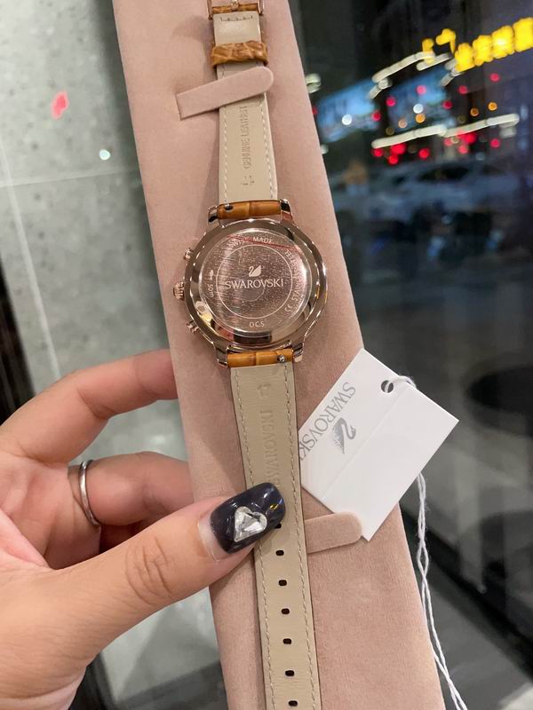 Swarovski 39mm 11 (32)