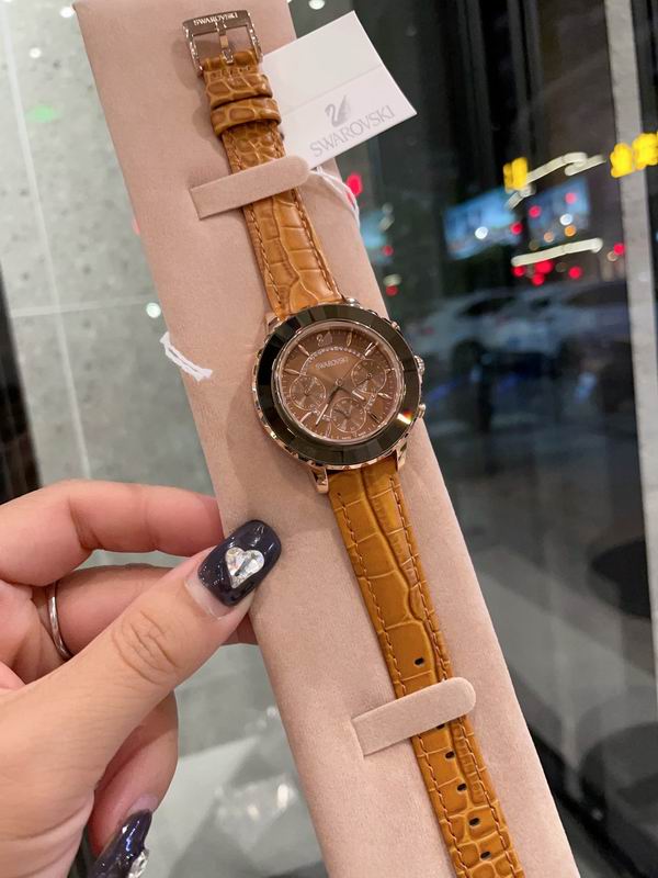 Swarovski 39mm 11 (36)