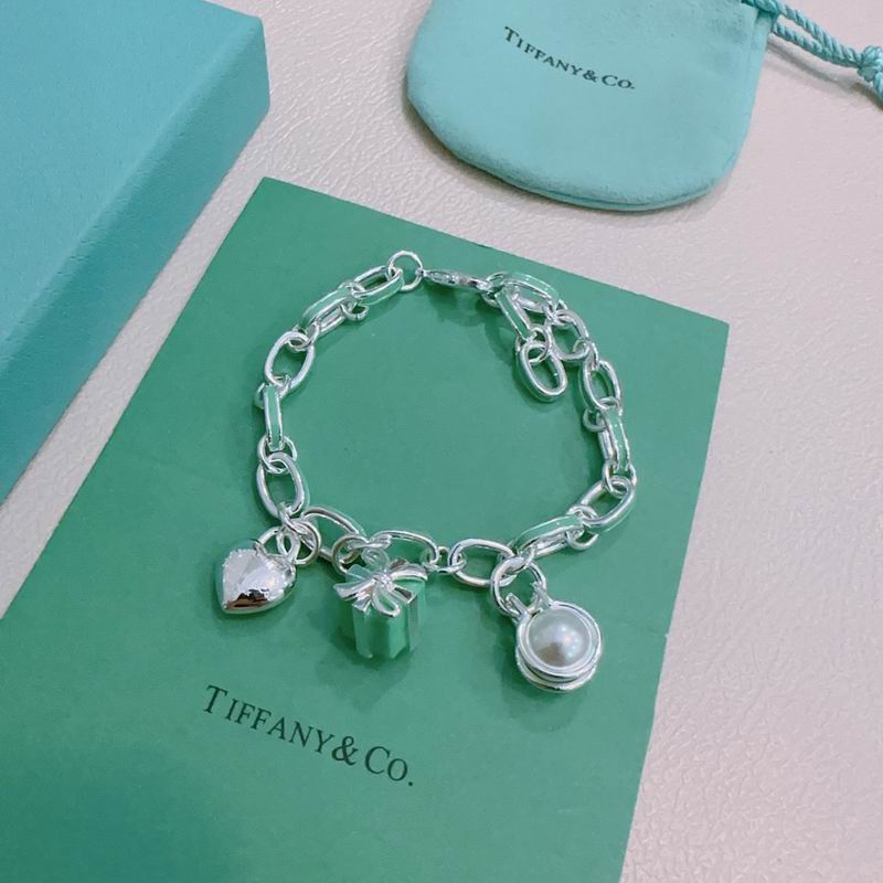 Tiffany bracelet 09yxx61 (2)