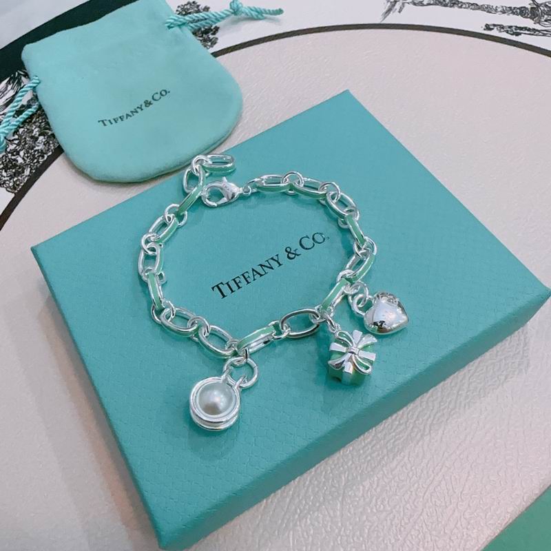 Tiffany bracelet 09yxx61 (5)
