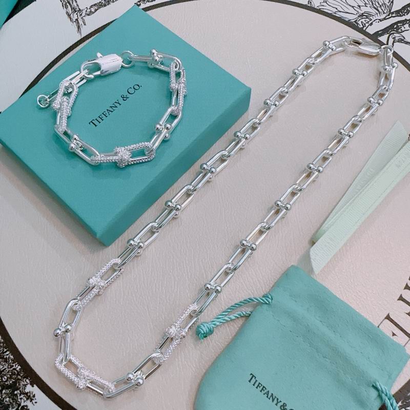 Tiffany suits 09yxx05 (1)