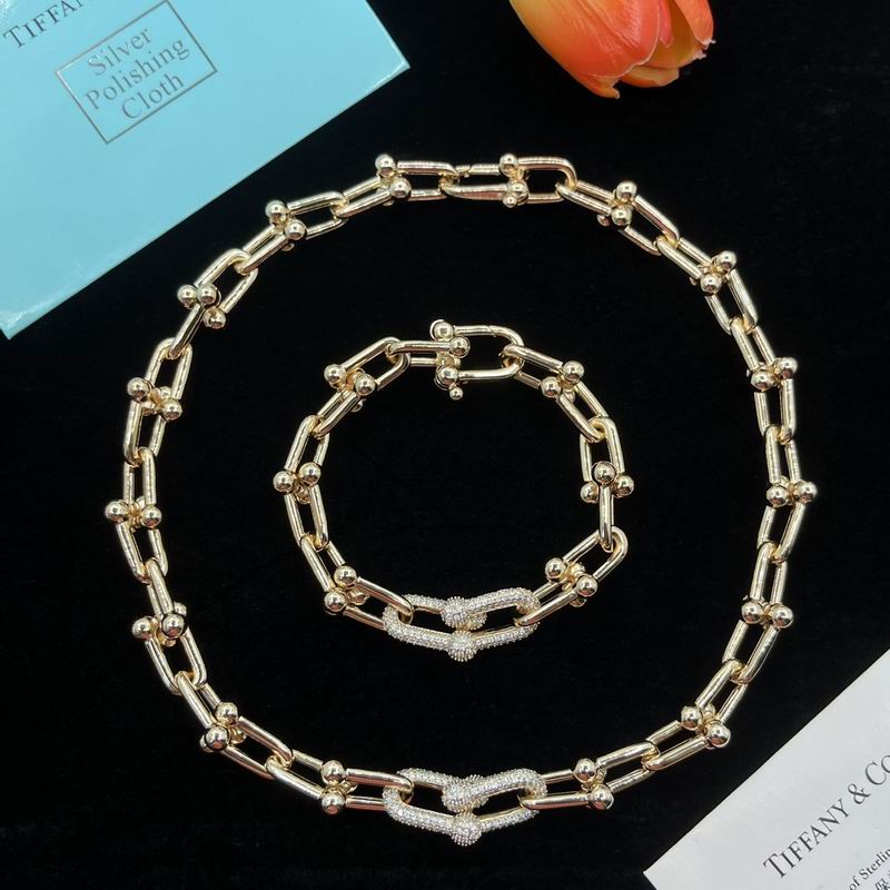 Tiffany suits 11yxx10 (1)