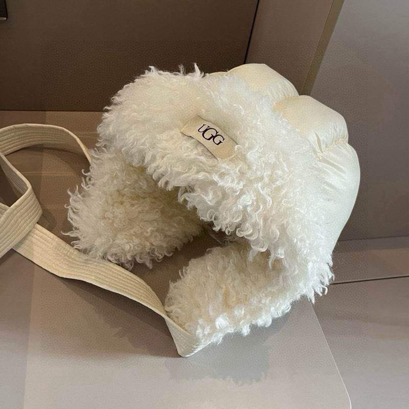 UGG hat (209)