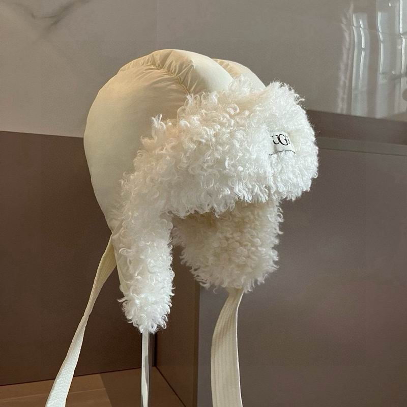 UGG hat (212)
