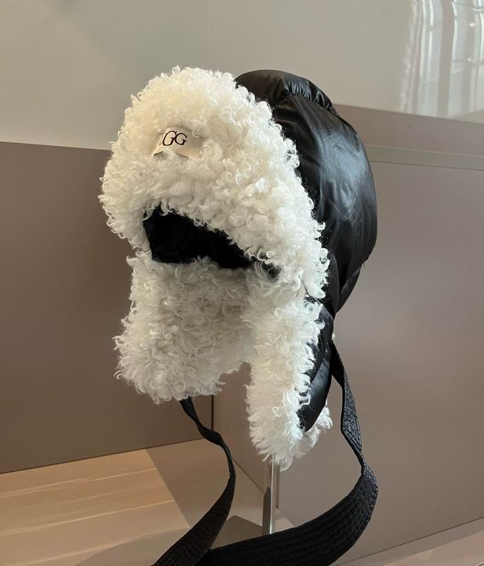 UGG hat (217)