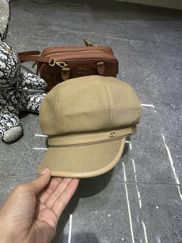 Valentino Cap dx (232)