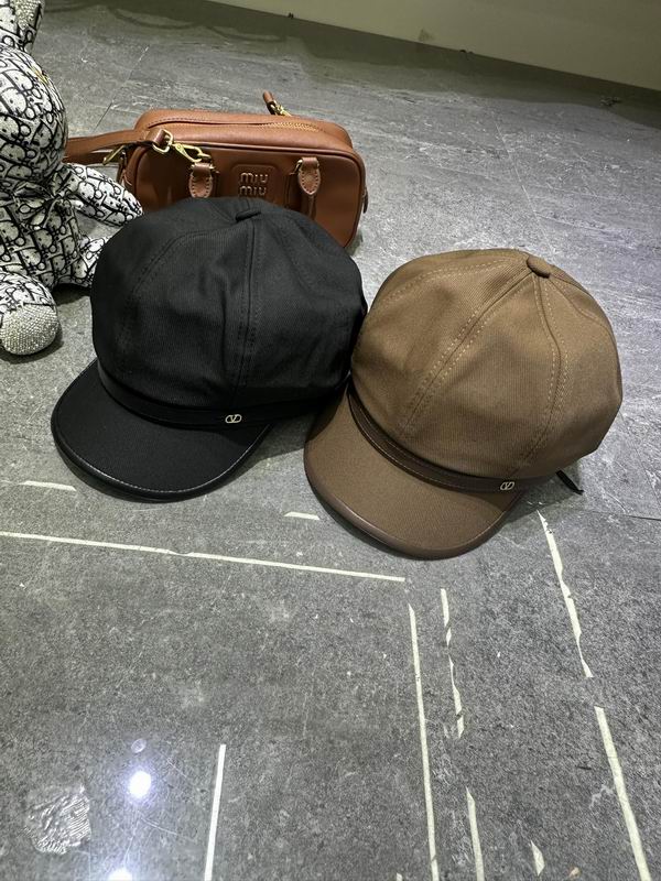 Valentino Cap dx (234)