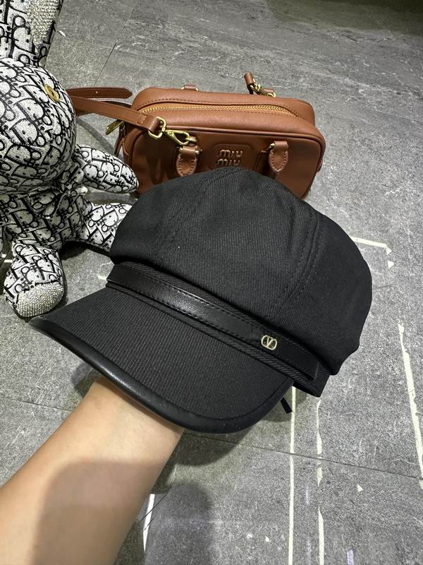 Valentino Cap dx (235)