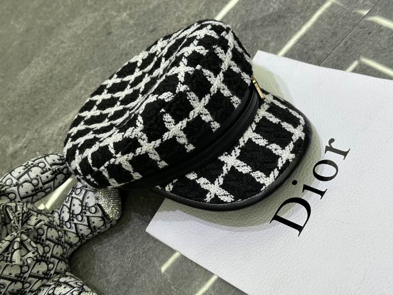 Valentino Cap dx (30)