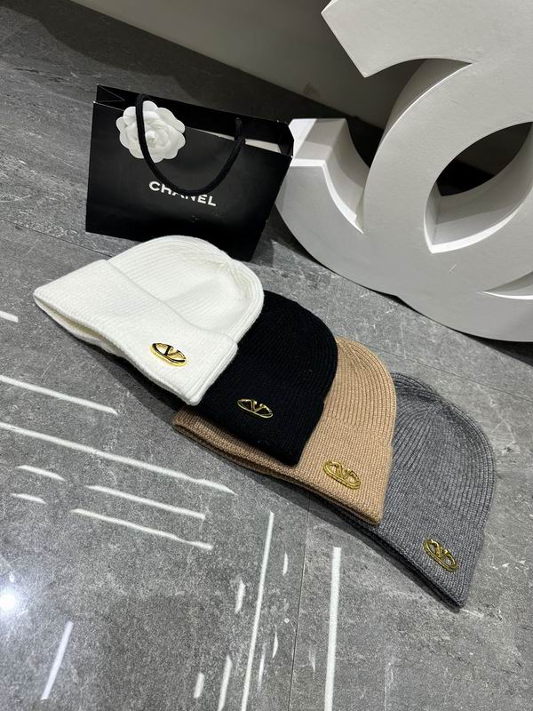 Valentino hat dx (360)