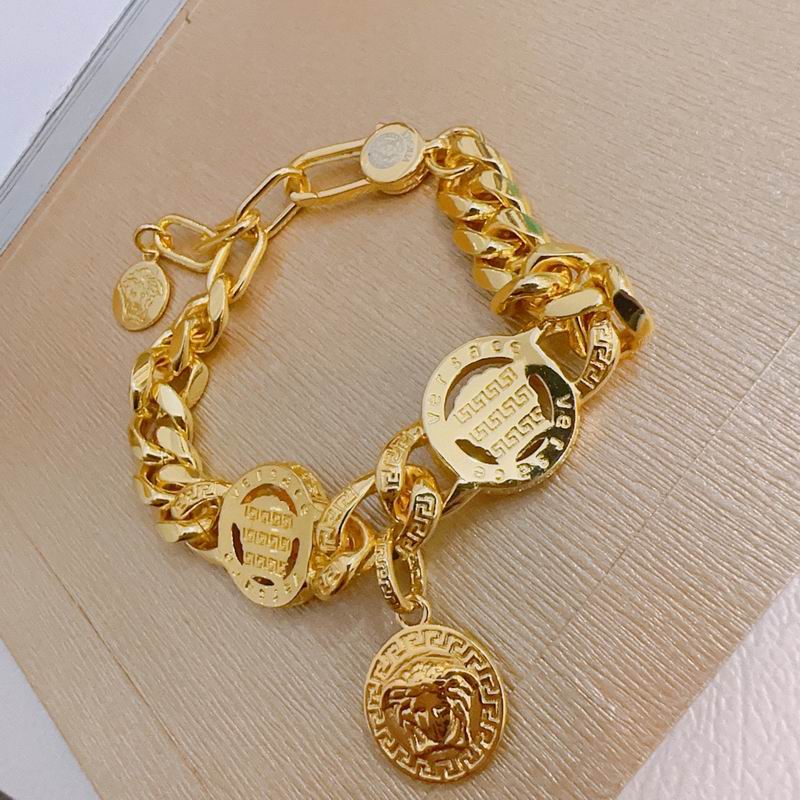 Versace bracelet lyx323 (9)
