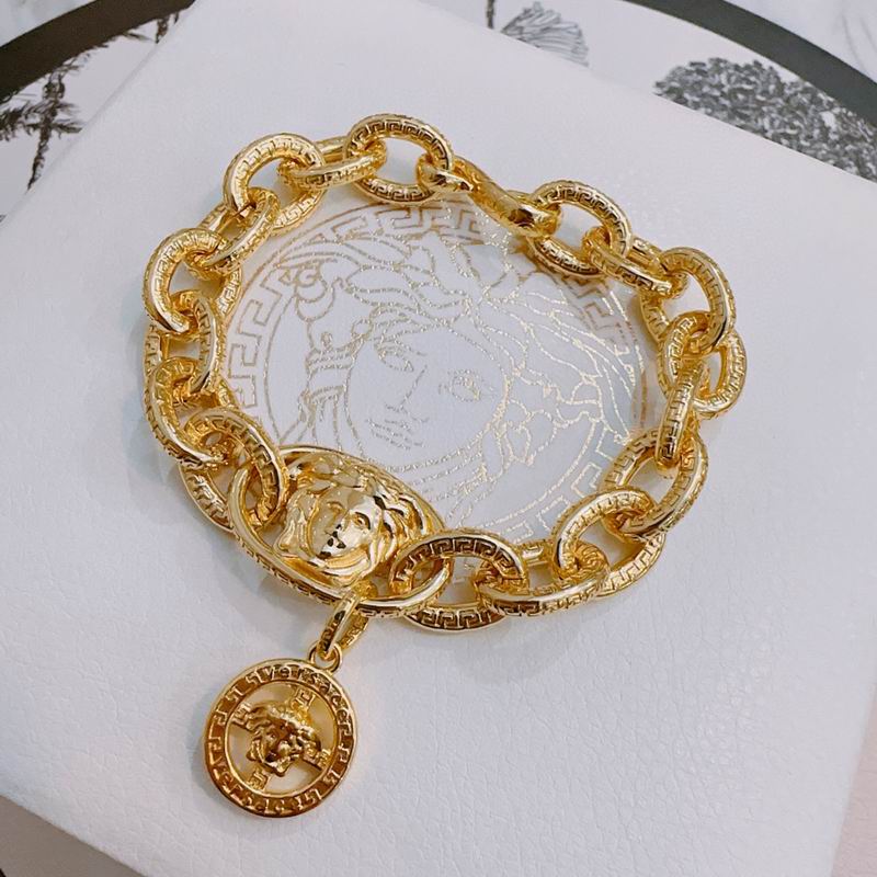 Versace bracelet lyx324 (1)