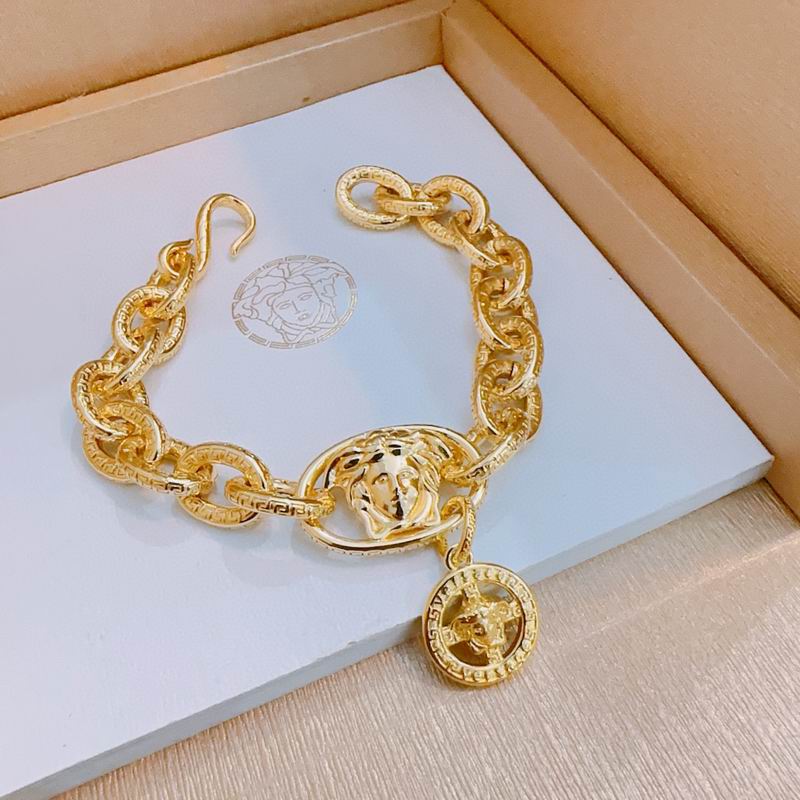 Versace bracelet lyx324 (4)