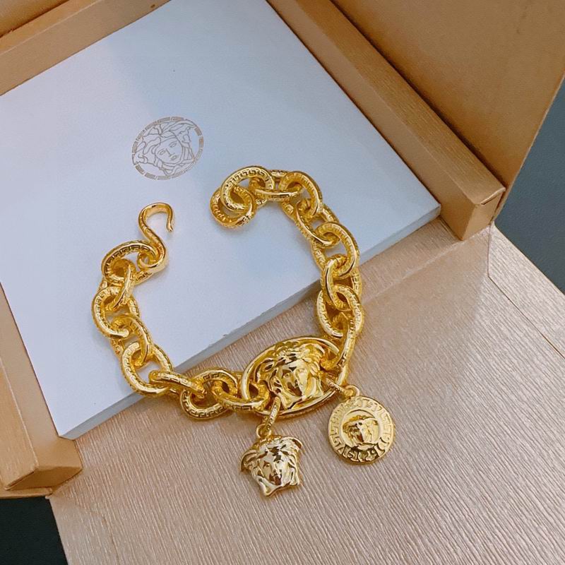 Versace bracelet lyx347 (4)