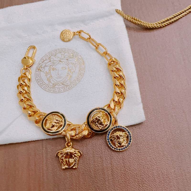 Versace bracelet lyx353 (4)