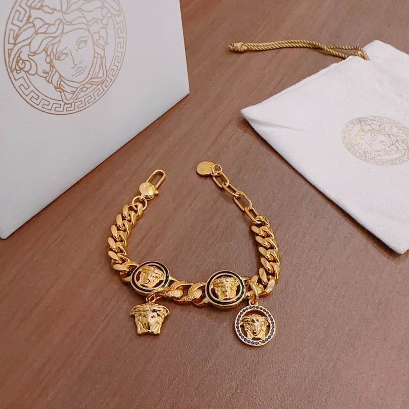 Versace bracelet lyx353 (5)