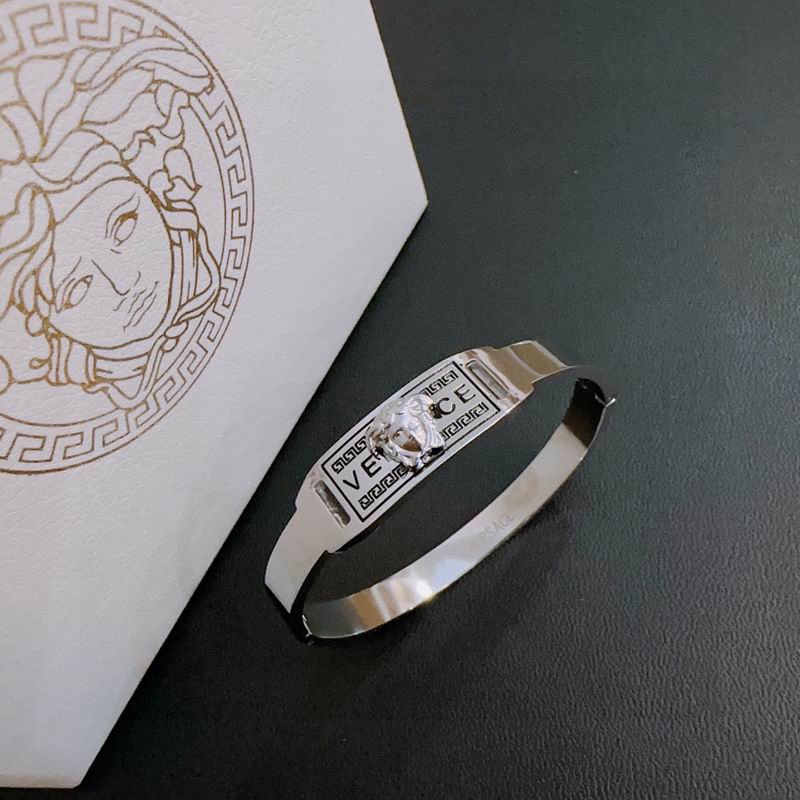 Versace bracelet lyx354 (1)