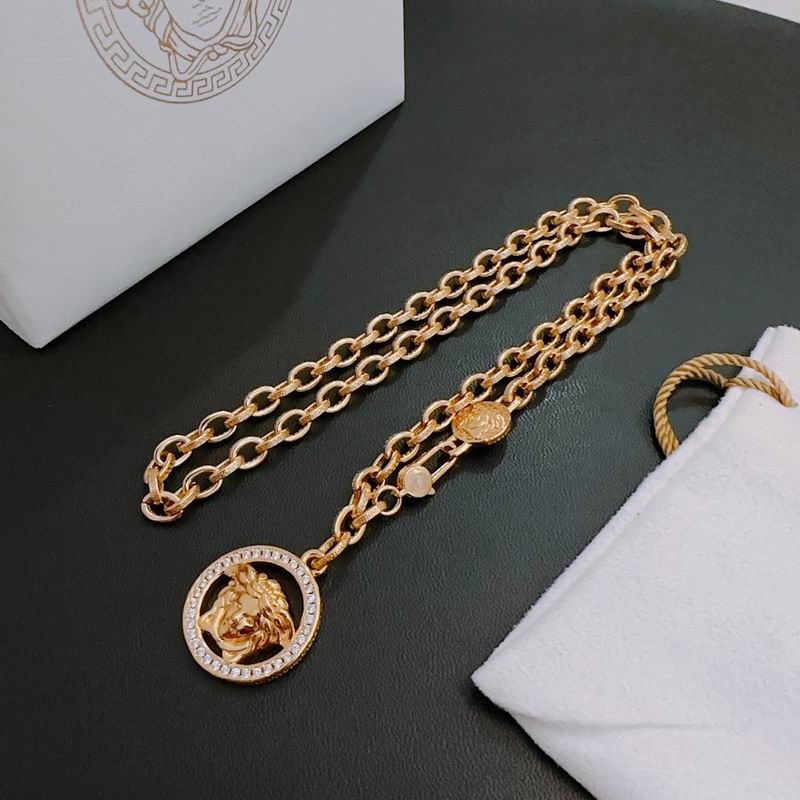 Versace necklace lyx250 (1)