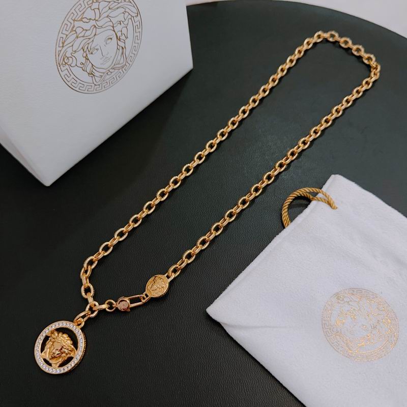 Versace necklace lyx250 (2)