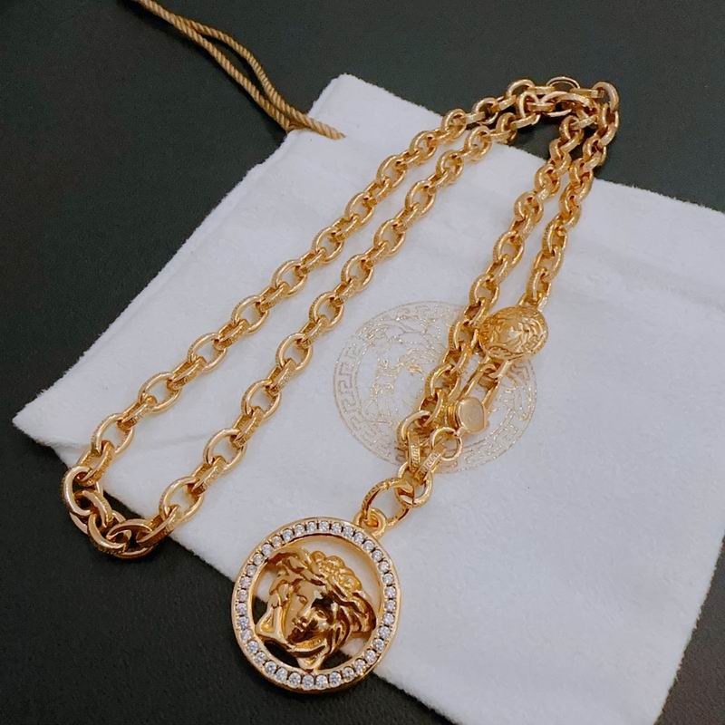 Versace necklace lyx250 (3)