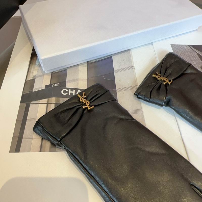YSL Gloves M L 65 (1)