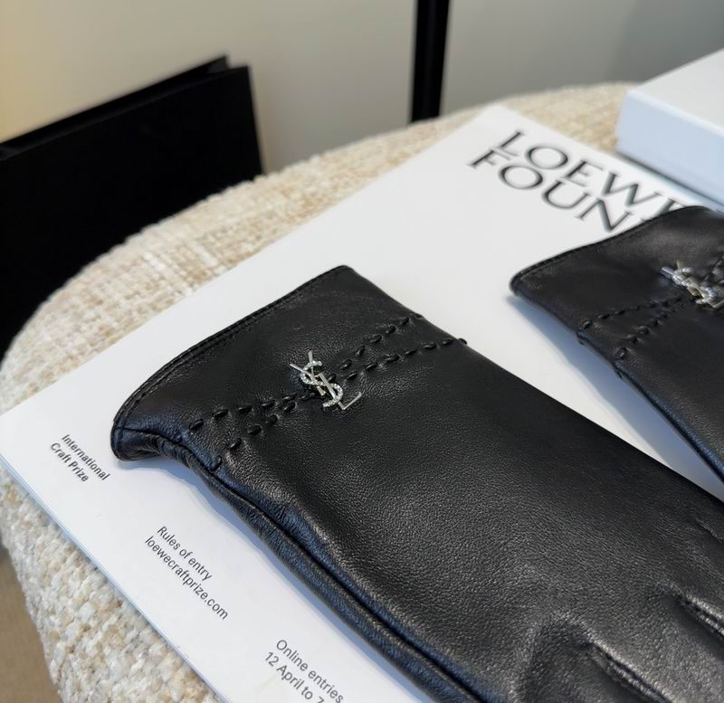 YSL gloves M L 31 (3)