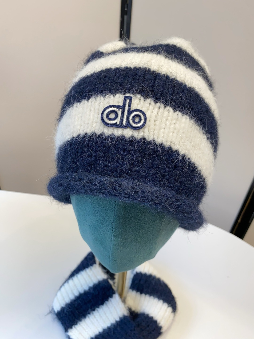 Alo Scarf Hat (855)